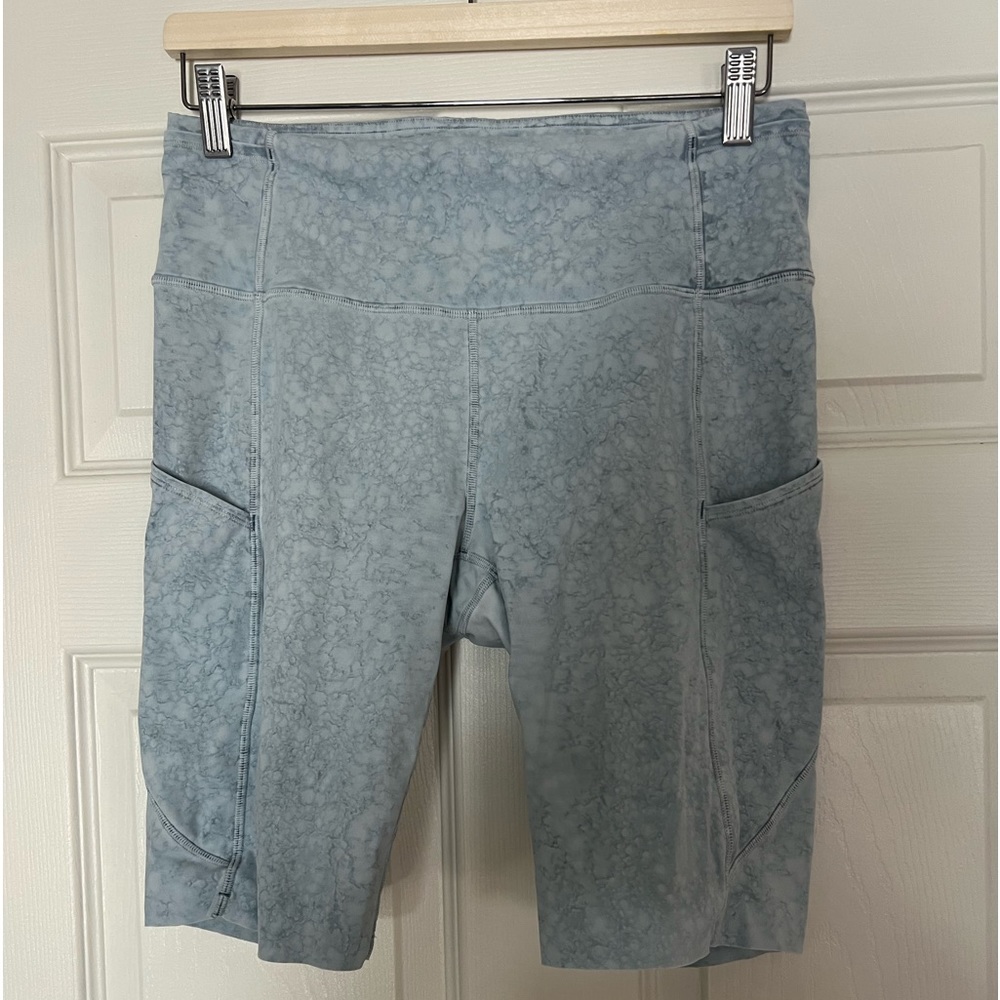 Lululemon 8” Shorts With Pockets
